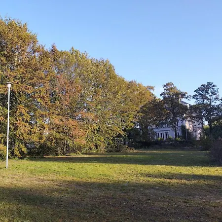 Villa Manoir, Vaste Parc Arboré